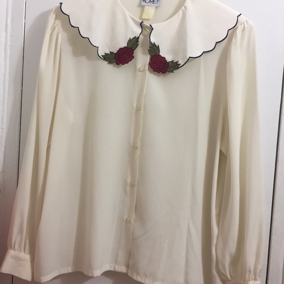 Dainty Vintage Blouse. - Picture 3 of 5